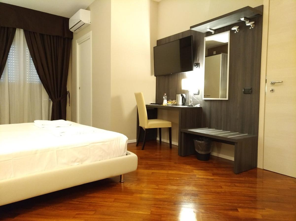 Brain Rooms & Suite 帕加尼 外观 照片